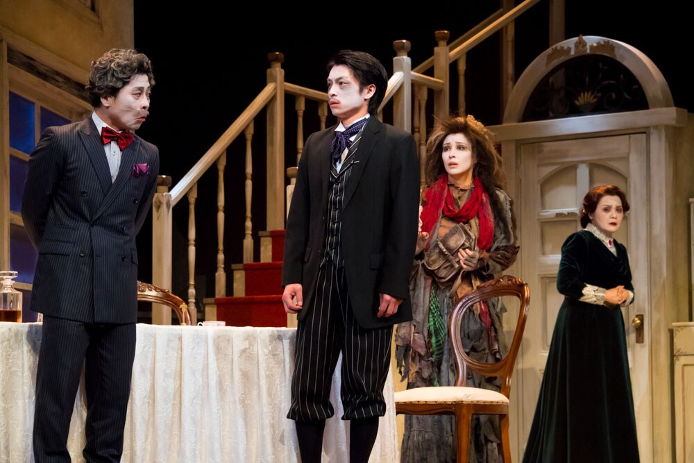 2つの家族を軸にした、ナイロン新作「ちょっと、まってください」開幕