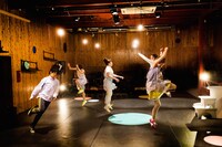 「ななめライン急行」初演の様子。