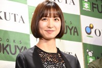 「～刑事・雪平夏見シリーズ～ 舞台『アンフェアな月』」製作発表より。篠田麻里子。