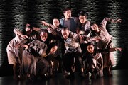 SPAC秋→春のシーズン 2017-2018 #2「変身」より。(Photo:HIRAO Masashi)
