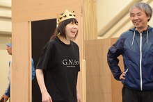 左から平岩紙、入江雅人。