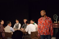2016年に上演された「9人の迷える沖縄人（ウチナーンチュ）」より。