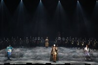 「劇団☆新感線『髑髏城の七人』Season月」“下弦の月”の公演より。(c)2017『髑髏城の七人』月／TBS・ヴィレッヂ・劇団☆新感線（撮影：田中亜紀）