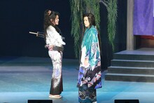 「劇団☆新感線『髑髏城の七人』Season月」“下弦の月”の公演より。(c)2017『髑髏城の七人』月／TBS・ヴィレッヂ・劇団☆新感線（撮影：田中亜紀）