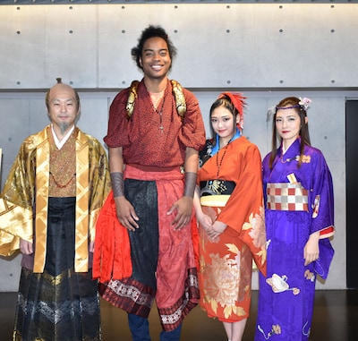 左から山崎樹範、副島淳、Elina、星野真里。