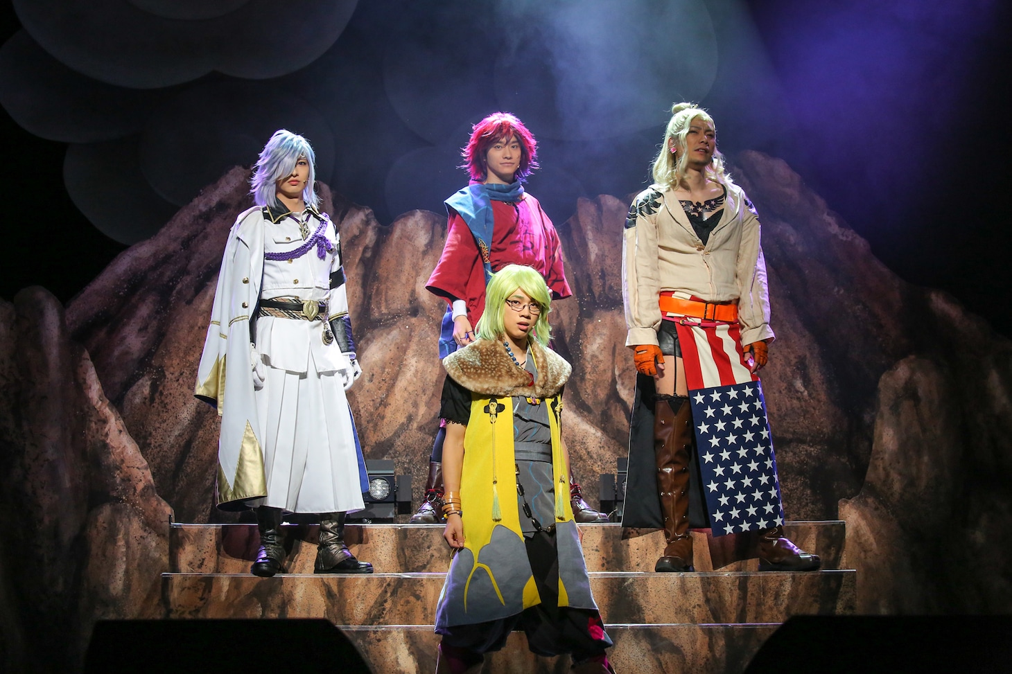 「超歌劇（ウルトラミュージカル）『幕末Rock』絶叫！熱狂！雷舞（クライマックスライブ）」大阪公演より。