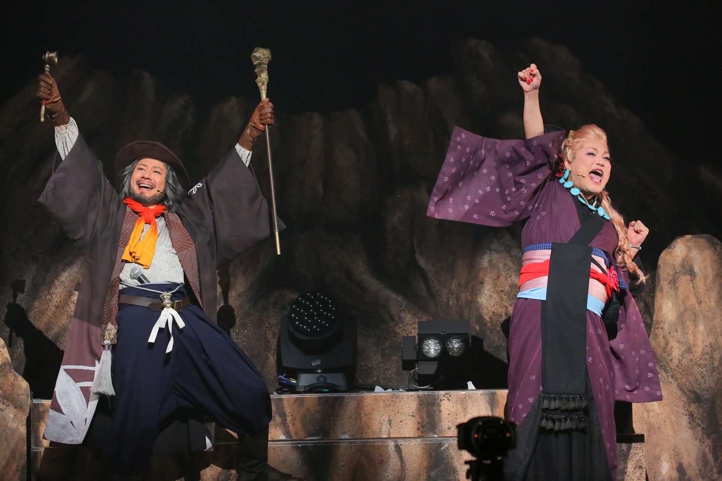 「超歌劇（ウルトラミュージカル）『幕末Rock』絶叫！熱狂！雷舞（クライマックスライブ）」大阪公演より。