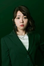 福圓美里演じる真莉亜。