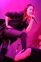 「知念里奈 20th Anniversary Memorial Concert」より。