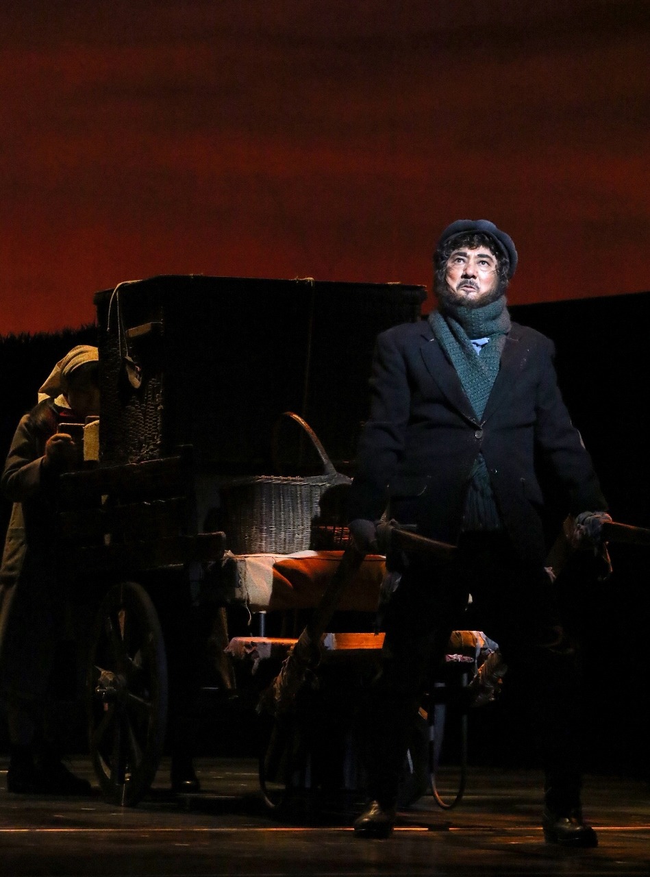 ミュージカル「屋根の上のヴァイオリン弾き」より。（写真提供：東宝演劇部）