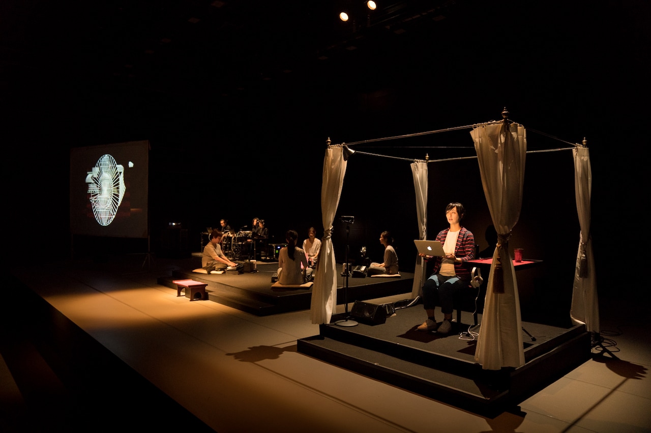 テクノロジーと実在／声を巡る、三輪眞弘＋前田真二郎「新しい時代」開幕