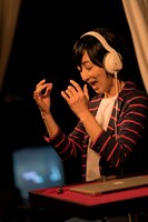 「三輪眞弘＋前田真二郎 モノローグ・オペラ『新しい時代』」より。（撮影：羽鳥直志）