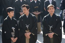 左から四代目松本金太郎、七代目市川染五郎、九代目松本幸四郎。