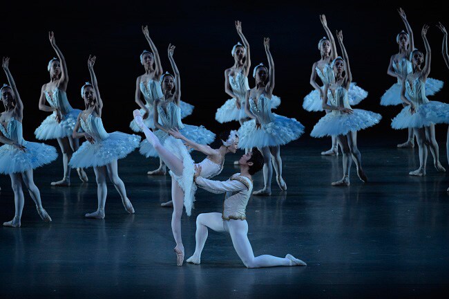 開場20周年を記念し、新国立劇場オリジナル版「白鳥の湖」を上演