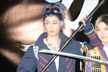 日本号役の成松慶彦。