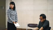 虚空旅団 第29回公演「アトリエのある背中」稽古の様子。(撮影:井上信治)