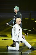 手前から三浦宏規演じる髭切、高野洸演じる膝丸。