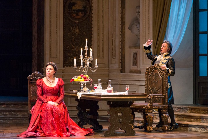 新国立劇場「トスカ」2015年公演より。 （撮影：寺司正彦、提供：新国立劇場）