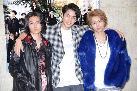 左から矢部昌暉、大野拓朗、染谷俊之。