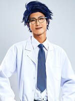 栗田学武演じる芥川博士。