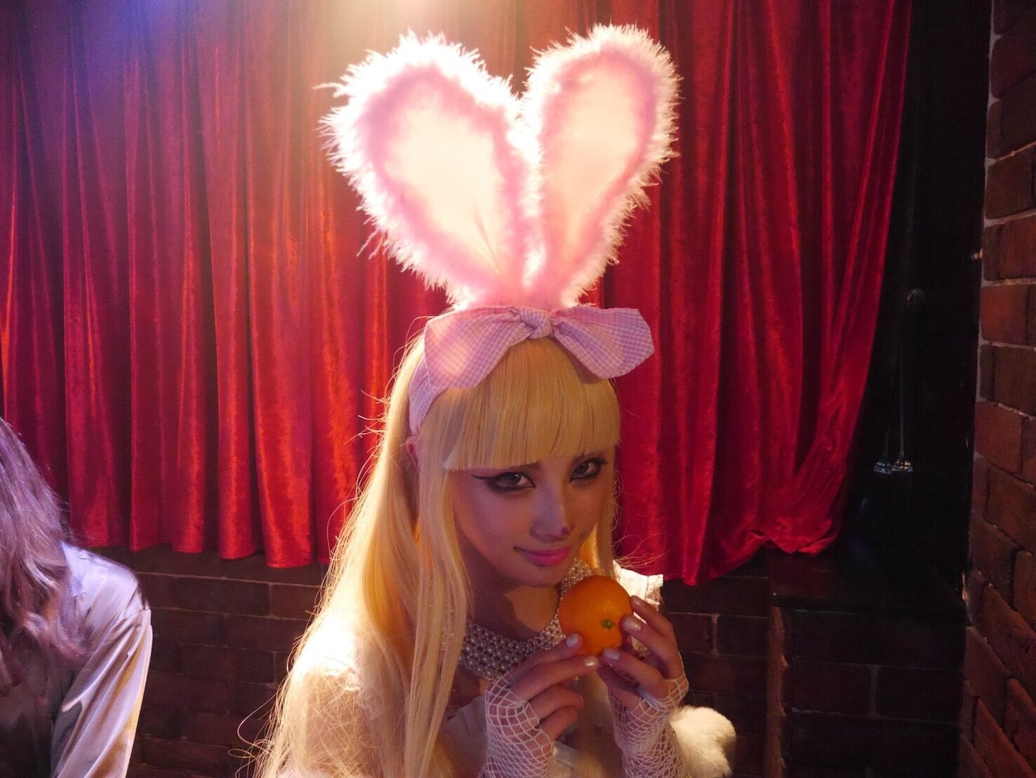 「ダンスが僕の恋人」MV撮影現場より、YUYU。