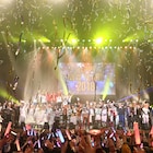 一条シンが6つ子に無限ハグ!「STAGE FES」4作品のキャストが大晦日の夜に集結