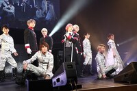 「STAGE FES 2017」より、「王室教師ハイネ -THE MUSICAL-」のキャストによるパフォーマンスの様子。