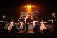 一条シンが6つ子に無限ハグ Stage Fes 4作品のキャストが大晦日の夜に集結 ステージナタリー 一条シンが6つ子に無限ハグ Stage Fes 4作品のキャストが大晦日の夜に集結 ステージナタリー