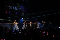 「STAGE FES 2017」より、「王室教師ハイネ -THE MUSICAL-」のキャストによるパフォーマンスの様子。