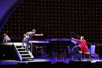 「TENTH」第1部「ネクスト・トゥ・ノーマル」ダイジェスト公演（写真提供：東宝演劇部）