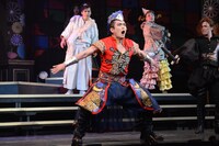 井俣太良演じるヌルハチ。