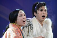 左から杉山未央演じる春日局、宮崎秋人演じるトクガワイエミツ。