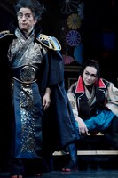 左から大高洋夫演じるトクガワイエヤス、細貝圭演じる織田ノブナガ。