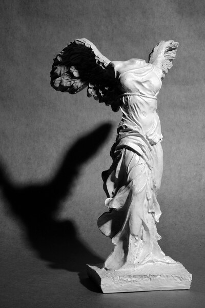 劇団青年座 第231回公演「砂塵のニケ」ビジュアル