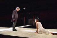 パルコ・プロデュース「アンチゴーヌ」より。（撮影：阿部章仁）