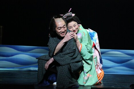 シス・カンパニー公演「近松心中物語」より。（撮影：宮川舞子）