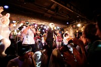 「新春！しりあがり寿presents（有）さるハゲロックフェスティバル’12」の様子。