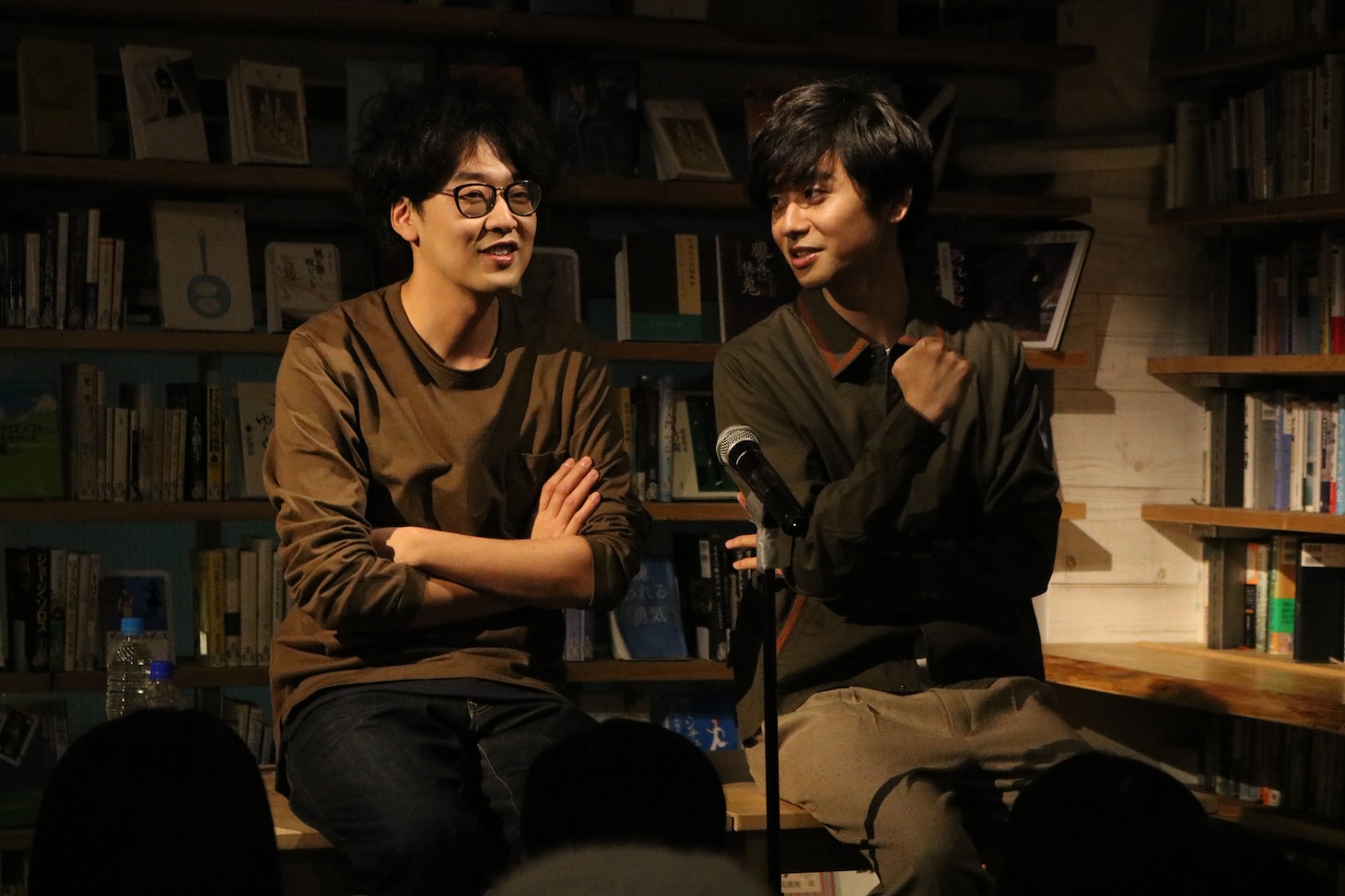 左から今井隆文、橋本淳。