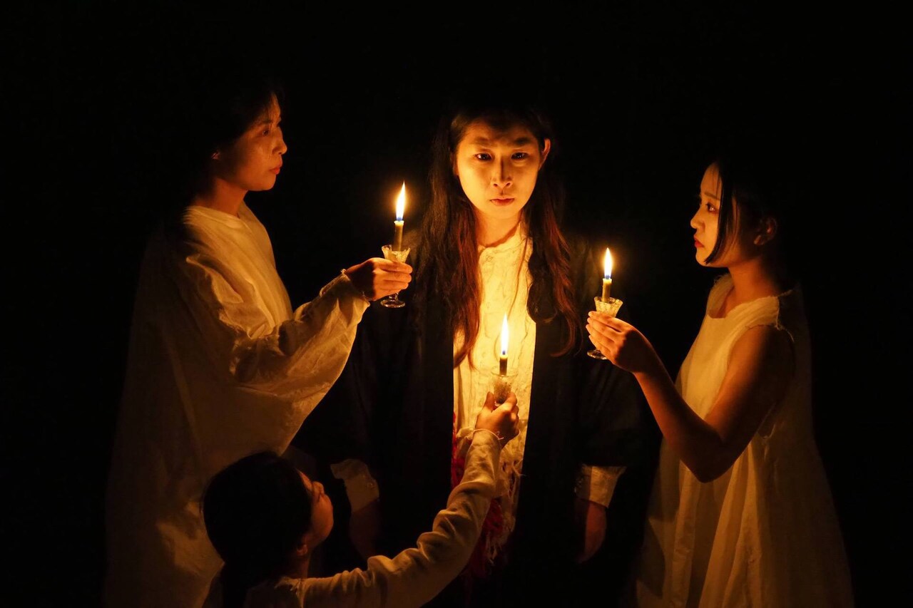 “コンテンポラリー能”の鮭スペアレ、TPAMで「ハムレット」上演