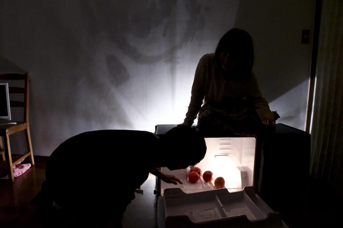 藏下右京×渕上夏帆 二人芝居「銭湯ぐらし」前回公演より。