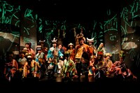 流山児★事務所「オケハザマ」より。(c)横田敦史