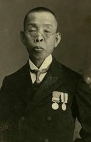 グンゼ創業者の波多野鶴吉。