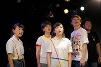 おやすみ深呼吸過去公演より（Photo by Toshiki Asaga）