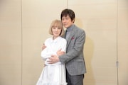 ミュージカル「マディソン郡の橋」合同取材会より、左から涼風真世、山口祐一郎。