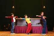 「FUN HOME ファン・ホーム ある家族の悲喜劇」ゲネプロより。（写真提供：東宝演劇部）