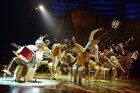 「キュリオス」日本開幕、シルク30周年の集大成に大歓声