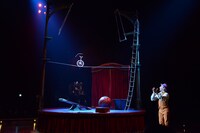 「透明サーカス」より。