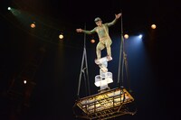 「ローラ・ボーラ」より。