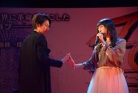 ミュージカル「1789 -バスティーユの恋人たち-」製作発表より左から小池徹平、神田沙也加。