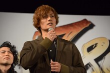 ミュージカル「1789 -バスティーユの恋人たち-」製作発表より、加藤和樹。